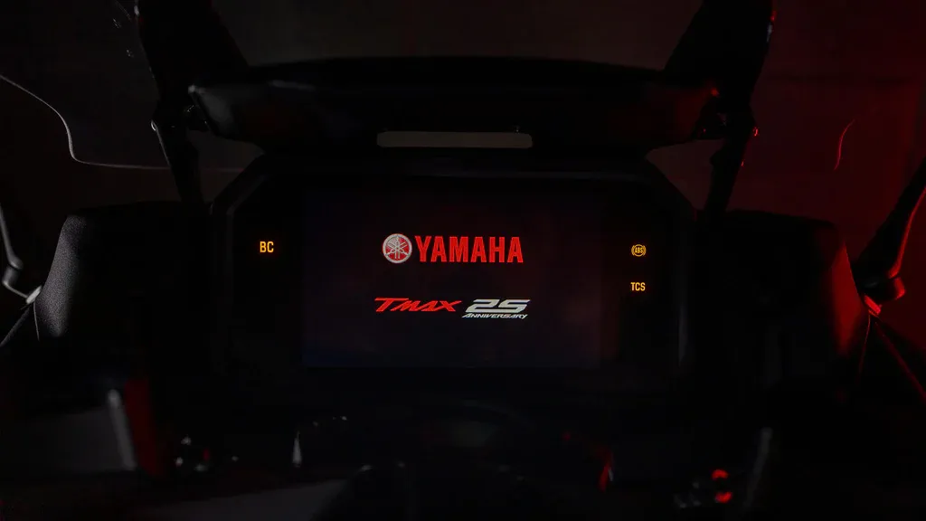 25e anniversaire de TMAX : Une obsession du MAX. 4 tmax 25 jarig jubileum. obsessed to the max 4